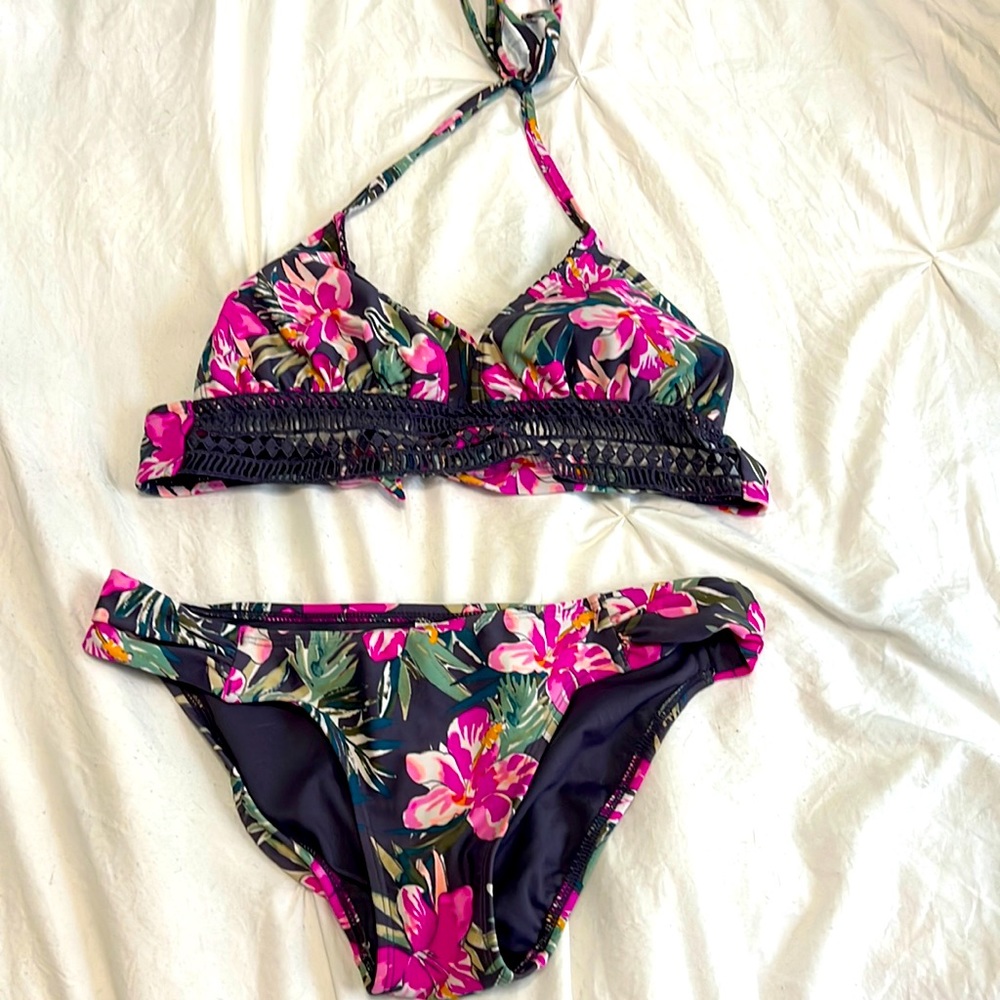 floral bathing suit set. The top is a medium and the bottom is a small